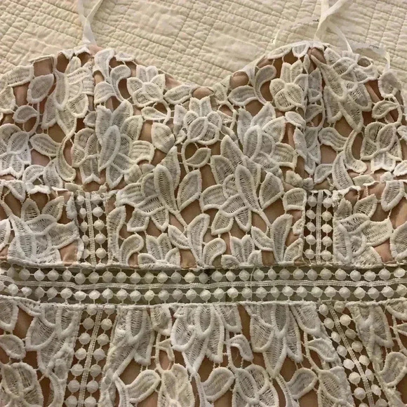 Lulus - Picture 3 of 5